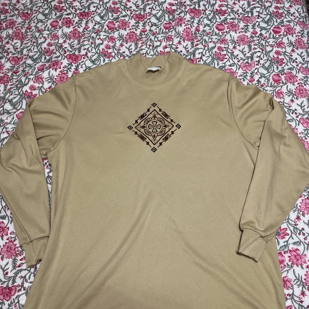Vintage embroidered long sleeved mock neck t-shirt. 

#vintage #cottagecore
